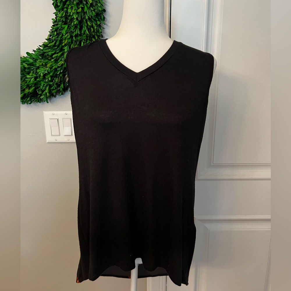 This Market & Spruce boouse. Like new!